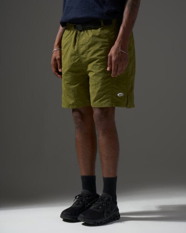 Alternative view of Shorts OOB - Verde