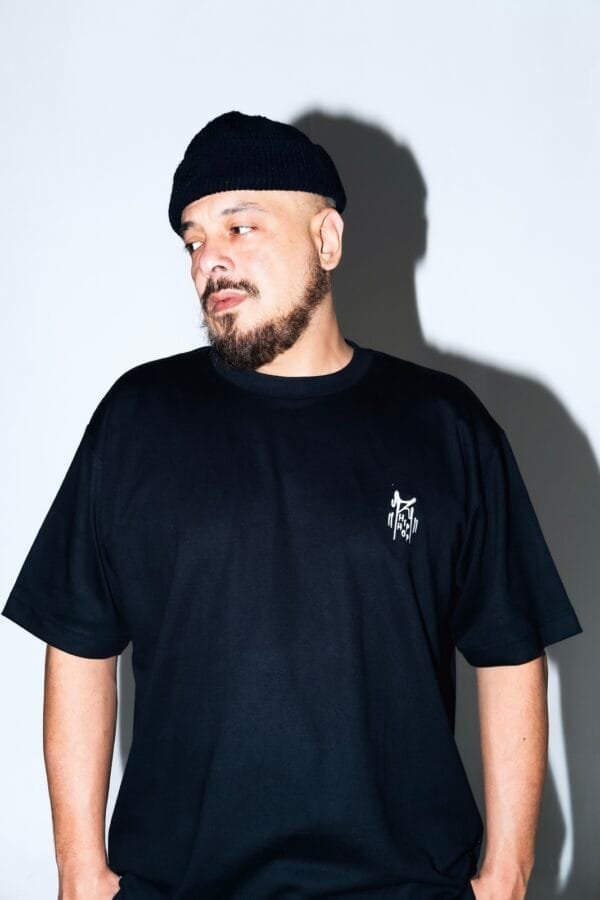 Alternative view of R Hip Hop - Rodrigo Ogi - Preta