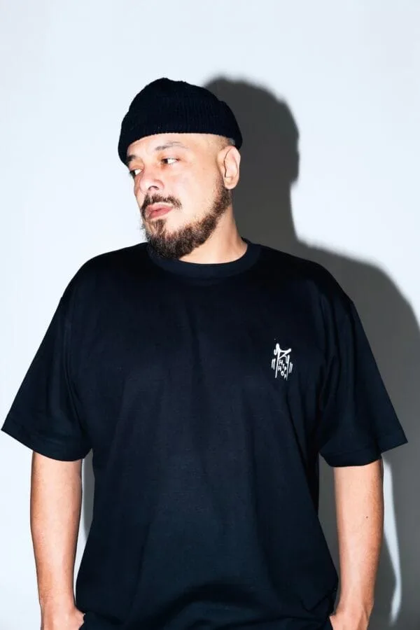 Alternative view of R Hip Hop - Rodrigo Ogi - Preta