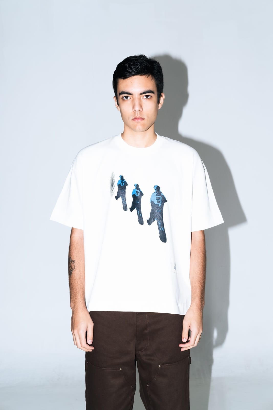 Camiseta Out Of Box portal - Off white - Imagem 2