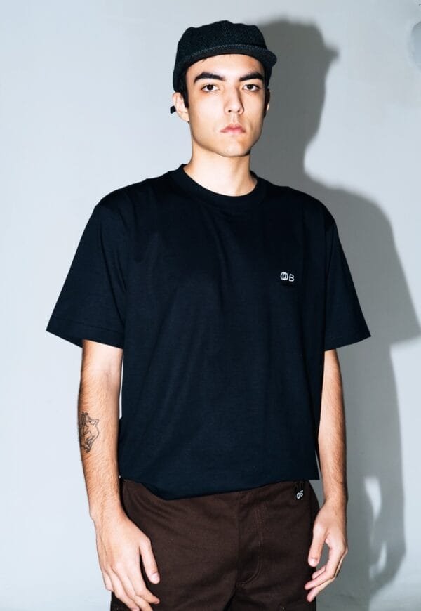 Alternative view of Camiseta OOB basic - Preta