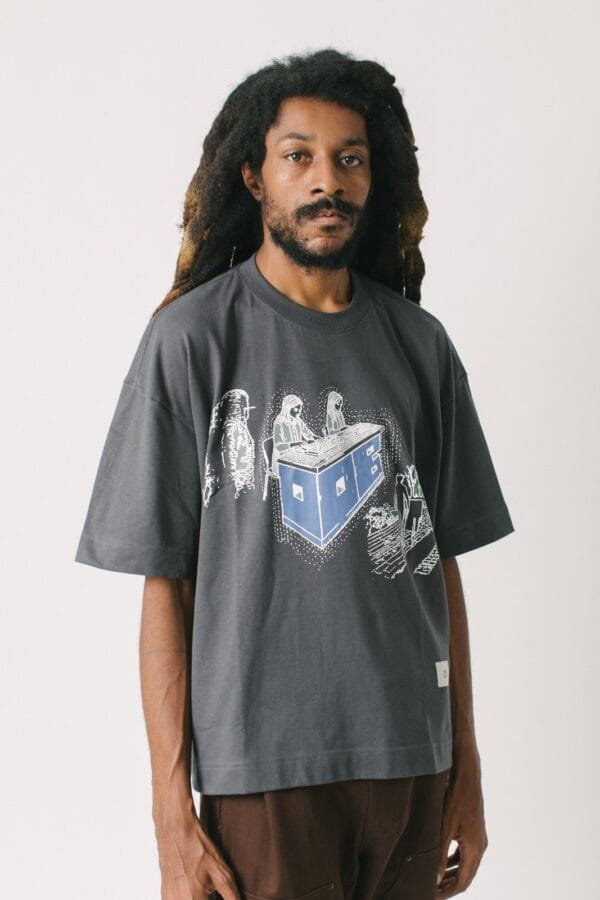 Alternative view of Camiseta boxy Out Of Box Producer - Cinza