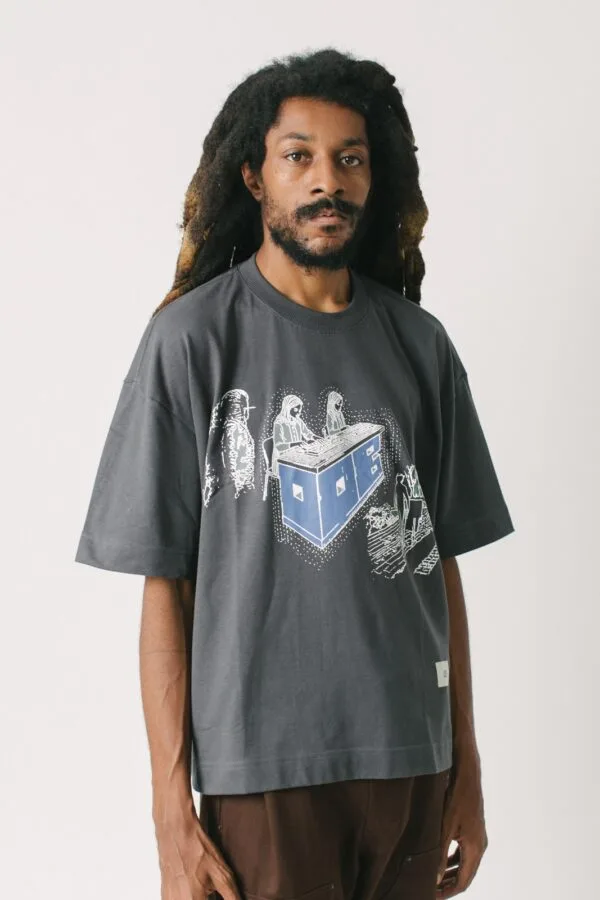 Alternative view of Camiseta boxy Out Of Box Producer - Cinza
