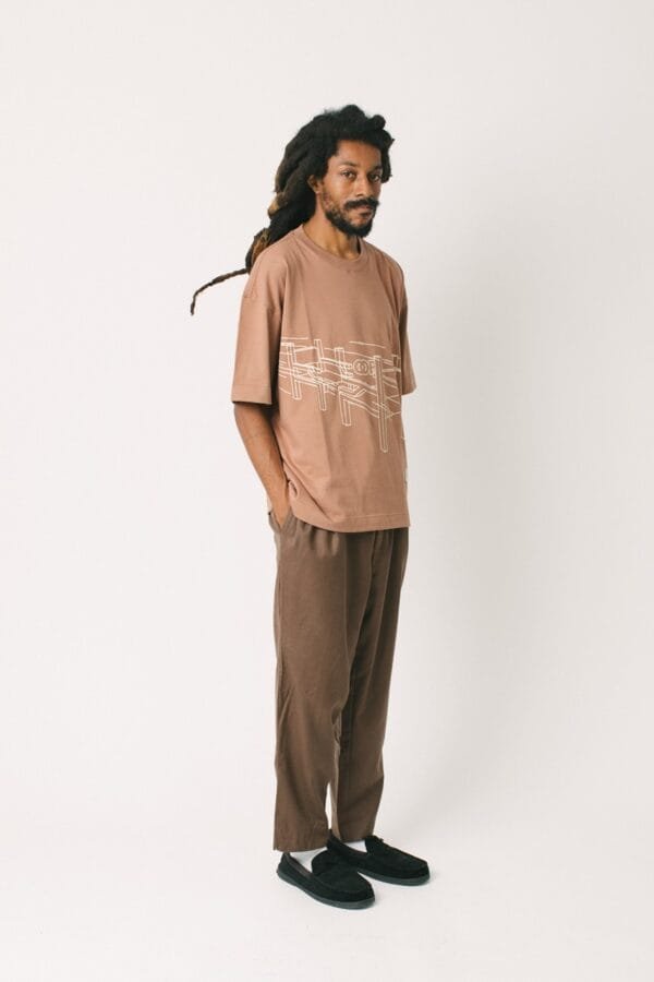 Alternative view of Camiseta Oversized Out Of Box Design - Argila