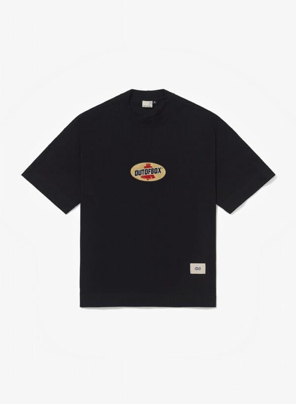 Camiseta boxy Out Of Box pennzoil - Preta